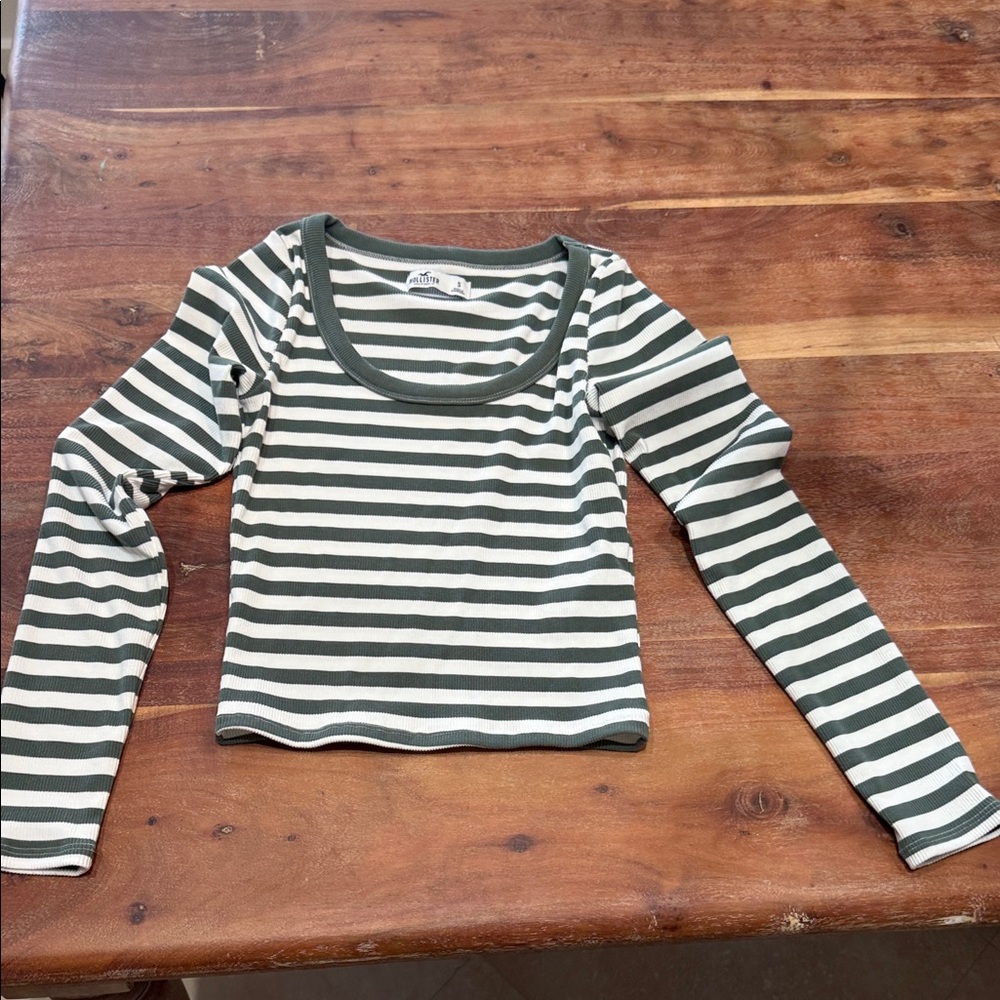 Hollister Olive Green & White Ribbed Striped Top size small
